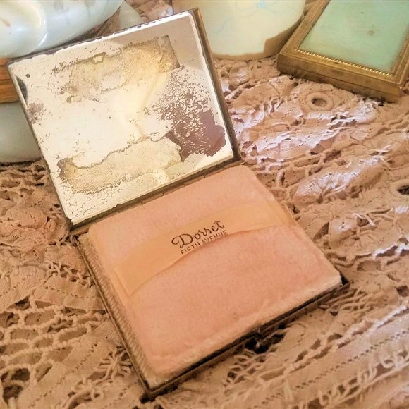 Vintage Dorset Square Gold Powder Compact With Mirror, Puff & Screen - Picture 3 of 10